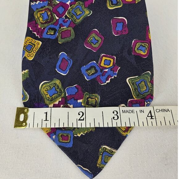 PAL ZILERI MEN’S 4" TIE – 100% SILK – GEOMETRIC PATTERN – VINTAGE ITALIAN DESIGN - Picture 4 of 7